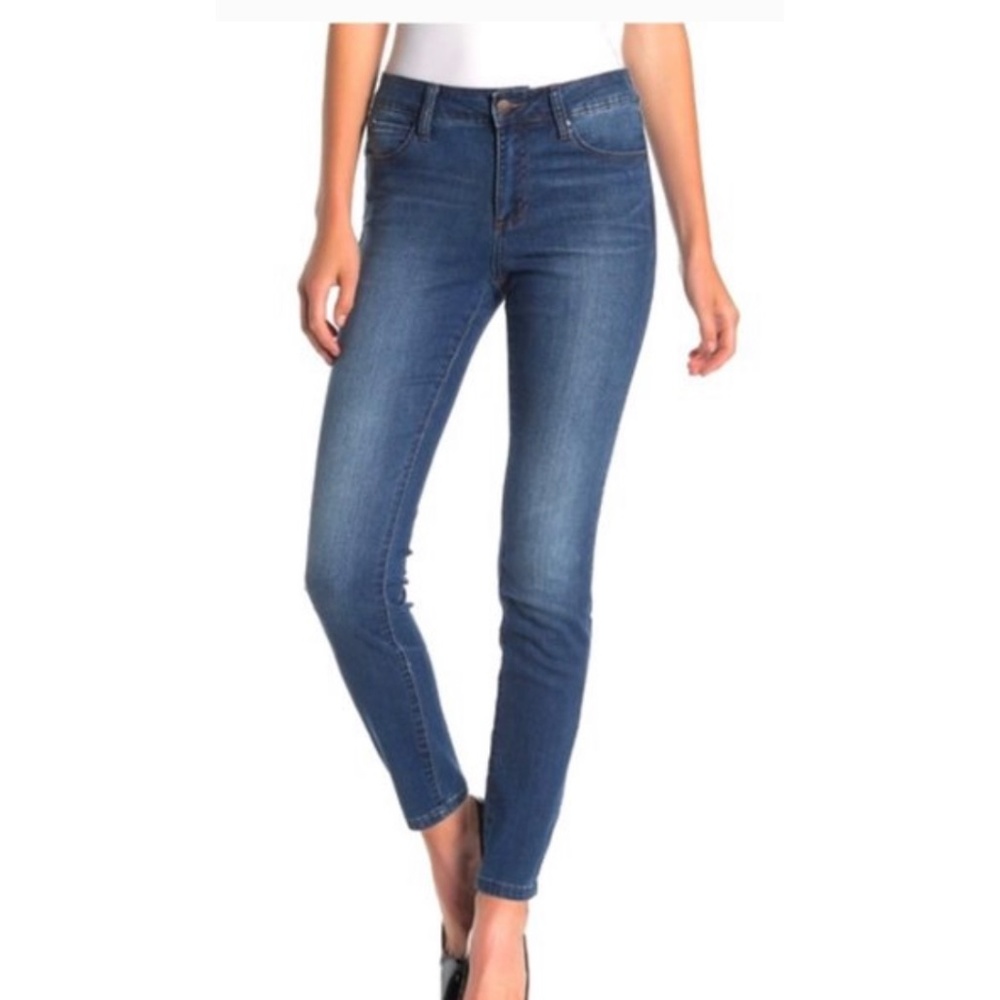NWT TAHARI  CHLOE TUMMY TUCK SLIMMING JEANS, SIZE 4,  27 WAIST